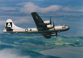 и да, Митчелл, он же Б-25, изображенный на вашем фото - это не Boeing, а North American;-)
Вот Боинг Б-29 на фото и он никогда не поставлялся по Лэнд-лизу: