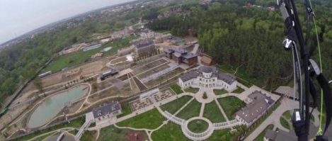 Видите ли, у нас один из самых высоких процентов чиновников на душу населения, милиционеров, чиновники у нас в России должны передвигаться с роскошью, иметь хорошие дачи и шубохранилища, военные должны получать финансирование в приоритетном порядке ибо со дня на день НАТО на нас нападёт.... так что ваши налоги есть куда потратить. А про прекрасные дороги вспомните уже при другой власти. Надеюсь - доживём...