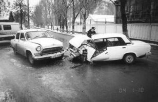 Кто-то тут про безопасность говорил сравнивая Шеви Малибу - это конечно хорошо, но не все машины такие.  Я сам видел как 21-я  видоизменила Солярис в железный ящик, а под КАМАЗом  у всех безопасность одинаковая.