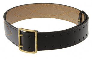 Узнать бы сколько стоит и где сделан.
У меня такой ремень до сих пор жив, истрепался, но что-то всё не выкину