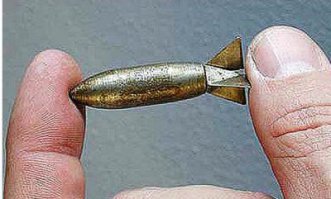 И сейчас все это есть, только методы запуска дротиков другие и скорости выше. Теперь это "поражающие элементы".