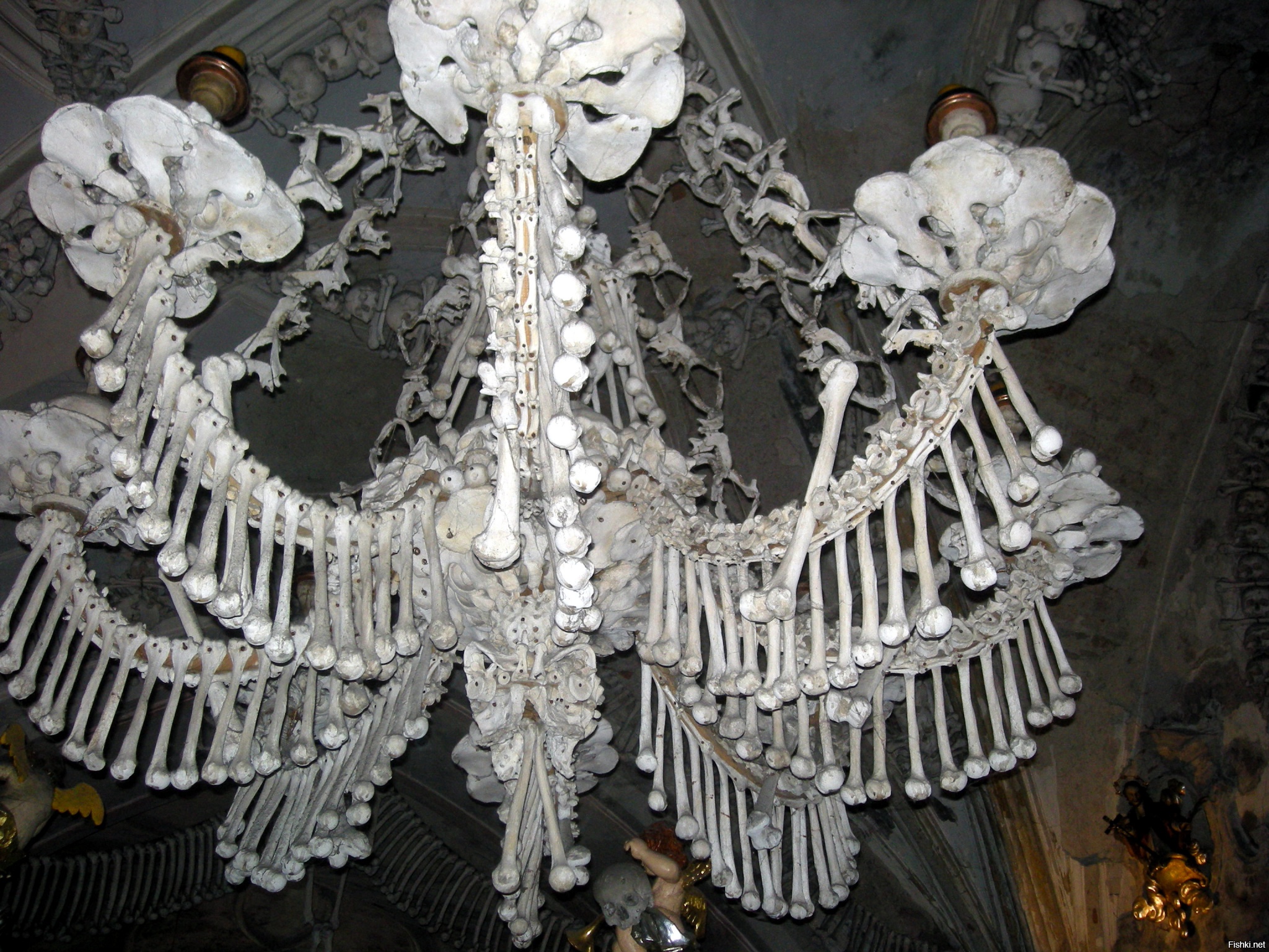 часовня костей в португалии