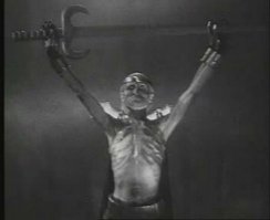 Могу добавить "Видок" с волшебной маской и "Тысячелетний человек".
Ну и