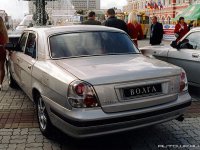 Список совсем маленький!
Чуть добавлю:

Концепт ГАЗ М-24 Волга (1967 год)

Во время разработки модели М-24 на ГАЗе было много различных вариаций передней части данного автомобиля. Одним из вариантов стало оформление с четырьмя фарами. Однако в серию вышла машина с двумя фарами большого диаметра.


Прототип ГАЗ 24-95 Волга (1974 год)

Всего пять таких автомобилей было выпущено в 1974 году. Опытный полноприводный экземпляр ГАЗ 24-95 был построен с использованием узлов и агрегатов УАЗ 469. Важной особенностью данного авто было отсутствие рамы. Один из пяти выпущенных автомобилей обслуживал Л.И. Брежнева в его охотничьем поместье Завидово. Остальные машины отправили на тестирование военным и милиции, но они так и не обрели серийное производство.


Опытный образец ГАЗ 3101 Волга (1975 год)

В 1975 году, когда планировалось обновление модели М-24, разработчиками завода ГАЗ был предложен данный вариант. Изменений коснулась только передняя часть автомобиля, которая явно приобрела американские мотивы. Судя по фарам можно предположить, что они взяты с автомобиля Москвич.


Опытный образец ГАЗ 3104 Волга (1997 год)

Это своего рода продолжение идей на тему модели 3103, которая была показан ранее, но в том же 1997 году. Возможно, если бы в те девяностые 3104 вышла в серию, то России удалось бы на несколько лет скостить свое отставание от мирового автопрома. Но снова чертежи на полке, и ездим на 3102, 


Прототип ГАЗ 3115 Волга (2003 год)

Об этой машине в те годы ходило много слухов, о ней писали и говорили. И не смотря на то, что уже в тот свой 2003 год она выглядела устаревшей по сравнению с мировыми конкурентами. Да и в этом экземпляре четко видны черты корейского Daewoo, и фары от привычной нам ГАЗели. Правда, если бы ее тогда выпустили, возможно, спрос и был бы.




Концепт ГАЗ 31107 Волга (2004 год)

В 2004 году инженеры группы ГАЗ словно отложили чертежи прошлых лет и оставили надежду в новое и перспективное. И вновь взяли линейку и карандаши, что бы подумать на тему модели 3110 и придумать для нее новую заднюю корму. В итоге этот вариант так и не пошёл в серию, а 3110 так и осталась без кардинальных изменений.


Мелкосерийный образец ГАЗ 3111 Волга (2000–2004 года)

Пожалуй, это самый интересный вариант завода ГАЗ, который начали разрабатывать еще в 1997 году (модели 3103, 3104, 3115) и только в 2000 году его выпускают в мелкую серию, добавив еще больше жуткого хрома и раздув арки колес. Этот автомобиль изредка можно увидеть на улице, только не понятно, кто на нем ездит и где его купили. А вообще история нашего автопрома мне не совсем ясна, зачем мучиться, если не получается. В чем фишка?