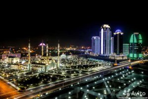 Странно ведь республика не бедная на нефти стоит а такая разруха Как будто чиновники за распилом бюджетных денег забыли что этот город им все дал когда то А все ругаются на Кадырова мол:"ворует деньги народ свой щемит" Вы порсмотрите какой г.Грозный красавец и как там народ живет Все таки правильная пословица о рыбе гниющей с Головы Стыд и позор уфимским жлобам-чинушам