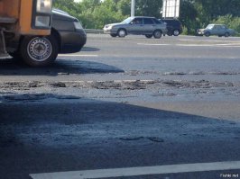 Ребята, мне очень стыдно за мой город, а точнее, за нашу ....ую администрацию, которая устраивает такую шедевральную показуху. Поверьте, это реально только красивая вывеска! На самом деле все в городе через задницу. Да что там в городе, во всем регионе. Цены на бензин в самой нефтедобывающей республике самые высокие! Наркоманов и алкашей дохрена! Борзые менты (регион то 02), блатные мажоры, кучи шалав и идиотов. 
Пример- час назад какие то бухие идиоты на угнанном Фольксе Поло катались , в итоге раздолбали его и сожгли на соседней улице. Ни одного мента в радиусе пары км. Зато в центре на каждые 20 метров по столбу в погонах!
Но поверьте, нормальные люди тут тоже есть. И друзей у нас в других регионах тоже много. Приезжайте в гости, не пожалеете!:)
Нас не сломали, мы выживаем!