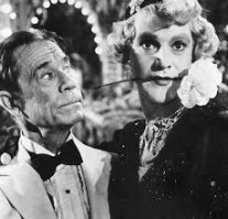 -я не могу быть вашей женой, потому что я мужчина!
- у всех свои недостатки.