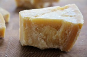 А где пармиджано реджано?!
около 100евро за кило, в зависимости от выдержки...