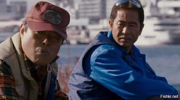 Тройной форсаж: Токийский дрифт, Один из рыбаков (в синем) которые смотрят как учится дрифтовать Шон, никто иной как настоящий Король дрифта - Кэйити Цутия