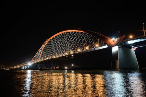 Ну...некоторые мосты внесены в список, хотя ничего удивительного в них нет.
Тогда можно и Новосибирский мост туда: