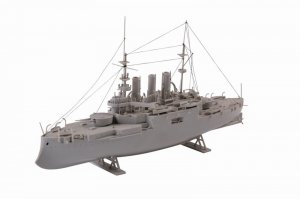 Клеили! Именно такой (как на фото) броненосец "Потемкин" :)