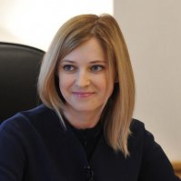 Сидел втыкал кого она мне напоминает. Под конец ролика допер: Поклонская, ё-моё.