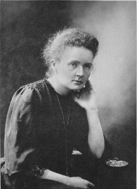 А как же Мария Склодовская Кюри? Первая в мире дважды получила Нобелевскую премию (химия и физика). Работала с радиоактивностью, с мужем открыла элементы Радий и Полоний. Основала университет. Куча наград и званий!