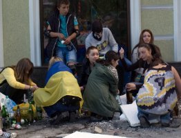 Киселев забыл сказать,что делали эти милые девчушки.Может ты поведаешь?