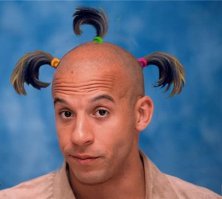 Топ-10 самых культовых и самых отстойных причёсок музыкантов