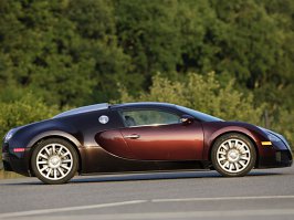 Вот пример. Минимум обвеса. Выдвижной спойлер он же аэродинамический тормоз. Не самый медленный автомобиль. АУДИ R8, Порше. Можно, наверно, обойтись и необходимым минимумом.