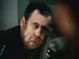 Рязанов в камео в фильме "Гараж"