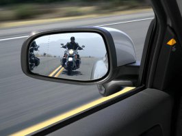 Однозначно рег. виноват!!! зеркала для чего в машине????