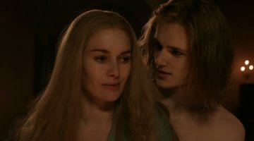 15 взрослых киногероинь, «покусившихся» на подростков (16 фото)