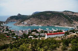 сам городок маленький, но бухта очень красивая