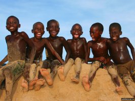 Дружище, ну давай не будем передергивать. Твои картинки с изможденными детьми относятся ко времени гражданской войны в этой стране, которая закончилась 13 лет назад. Сейчас Ангола это самая быстрорастущая экономика африканского континента и детишки там весьма упитаны. Я не говорю что это рай на земле, но тех ужасов что ты тут напостил там уже давно нет.