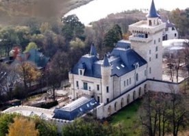 А про этот замок почему забыли?))) Россия!