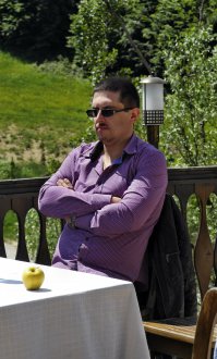 Мое фото в очках Carl Zeiss, диоптрия -4 .
Noah не парся, будь счастлив .