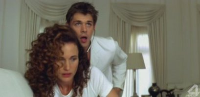 Энди МакДауэлл играет училку, которая заводит роман со своим бывшим учеником (все как в жизнпи, только молодой человек успевает окончить школу). Ну, и вообще-то он ее совращает, а не наоборот... УВыдержка из рецензии: "Эта лента, чьё рабочее название было куда похлеще — «Клуб грустных трахальщиц» (Sad <span style='color:gray'>[мат]</span> Club), тоже могла бы попасть в своеобразный «клуб неудачниц» (таково российское прокатное название картины «Увлечение»). Ведь она не получила хорошего проката в Великобритании, а в США была выпущена c большим опозданием, получив довольно жёсткий возрастной рейтинг R (лица до 17 лет допускаются на просмотр только с разрешения или в сопровождении взрослых). А третья по счёту работа молодого сценариста-режиссёра Джона МакКея ничуть не хуже британского и международного кинохита «Дневник Бриджит Джонс»."