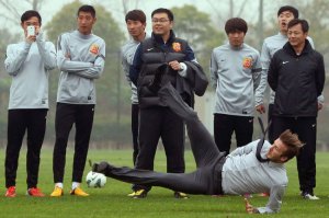 А он такой ловкий не всегда!