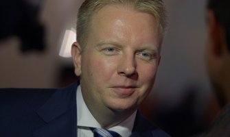 да наш сережа еще и рэкетир - вот почитайте по поиску в гугле "Рэкетир из РАО Сергей Федотов"