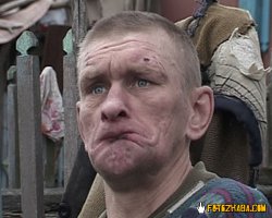 Не пьяный он, он с ДЦП работает на шахте что бы помочь родителям. Юрий Татаренков его зовут. Из-за паралича даже говорит с трудом.