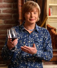 Чет как то подозрительно похоже) Может, сестра?)
Упс... за мной уже выехали, да?)