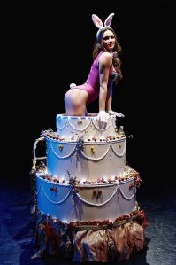 Вот хороший торт на мальчишник)))