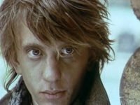 Исправьте только "Юлю Грибкову" - это имя героини. А играла её Марианна Ионесян. 

...И Колю Герасимова вы не вспомнили.  А он всё-таки главный герой...

Алексей Фомкин, 1969-1996