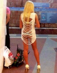 Ну эта то, даже очень, побольше бы таких фигур, а в наряде и без.