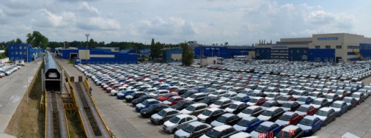 Завод Автотор в Калининграде.Занимает второе место среди всех автопроизводителей РФ по объему производства легковых автомобилей. Выпускает автомобили BMW, Cadillac, KIA, Opel, Chevrolet, Hyundai