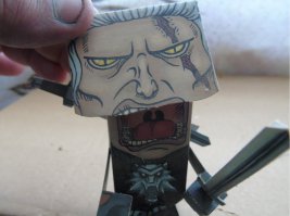 А вот у меня Геральт из коллекционного издания Ведьмак 2 остался. Правда немного запылился.