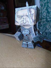 А вот у меня Геральт из коллекционного издания Ведьмак 2 остался. Правда немного запылился.