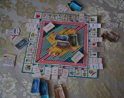 Мы еще в НЭП играли. Похожа на Менеджер.