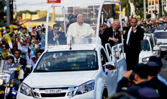 При прокручивании страницы мельком взглянув на фото подумал что он на Гранте :)