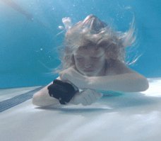 блин я еще месяц назад когда увидел это - перерыл весь интернет чтоб найти этот девайс, однако не нашел. у самого дочка растет и хочу такую штуку купить, может кто сталкивался или видел где - подскажите плиз.