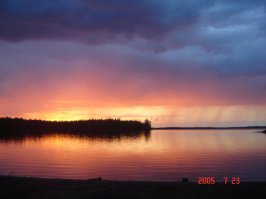 Через неделю под Архангельск на Кожу. Какая работа.. уже одной ногой там :)
Вот тебе Пистаярви еще :)
Никогда не забуду как гребли через него в адским ветром в морду)