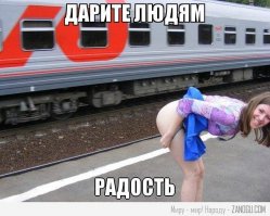 Красивые девушки в красивых платьях