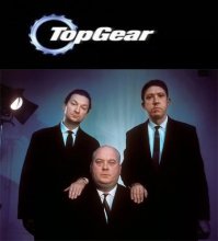 мммм... смущает следующее
1 = на мосту тормозная магистраль меняна... в оригинале стояла медь... а там алюминий и за 1500км даже не испачкался... не порядок... чай не Франция
2 резина... если не путаю... стоит яшка... а с завода они выходили или на эмке... что ужасно было уже... или на бл... и кстати даже эта резина отходила поболе полутора тысяч
3 - антикор смущает. под запаской он явно многослоен...
4 - коцки по днищу... причём замазанные
...... слишком чистый моторный отсек для стоящей в опе машины и полиэтилена на новых машинах РАНЬШЕ не было