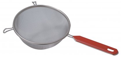 вместо марли и прочей хрени,давно изобрели вот такой предмет,сито(ситечко) называется))))