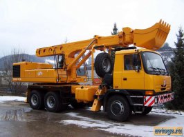 у нас на работе похожая (кабина другая)... своеобразня техника