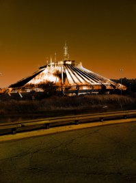 Асфальт прям как у нас в городе, только без дыр...