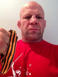 Джефф Монсон тоже красава. Он не раз признавался в любви к России, и очень часто у нас бывает, хоть и американец.