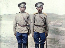 вот типичные казаки Забайкальского войска 18-19 веков. Кстати именно они и кубанцы останавливали геноцид армян в Турции