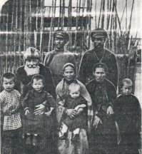 вот типичные казаки Забайкальского войска 18-19 веков. Кстати именно они и кубанцы останавливали геноцид армян в Турции